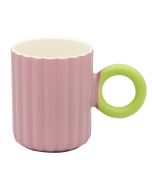 Fioletowy kubek porcelanowy szeroko ryflowany 